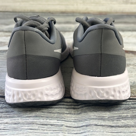 Nike Revolution 5 (GS) Cool Grey/Pure Platinum Youth Size 5.5 - Picture 3 of 9
